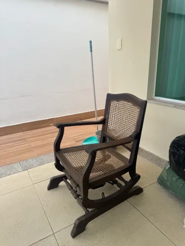 Cadeira de balanço retrô