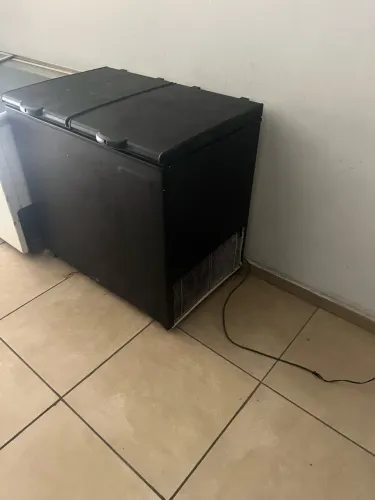 Freezer horizontal metal frio 293 lts 2 portas