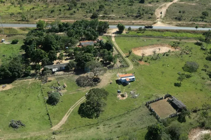 Fazenda com 344 hectares, nas margens da BR 070 sentido a cidade de Cáceres MT.