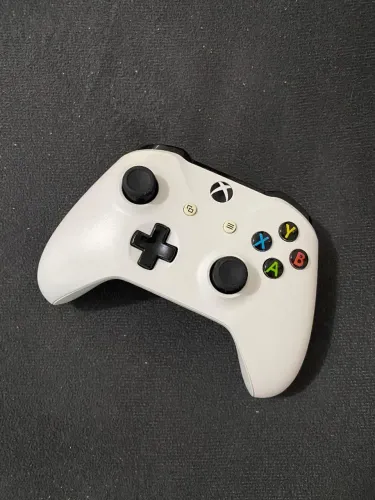 CONTROLE DE XBOX ONE S 