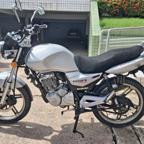 Suzuki GSR 150i - Muito conservada!