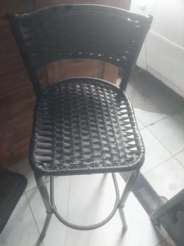 São 2 banquetes,na cor marrom