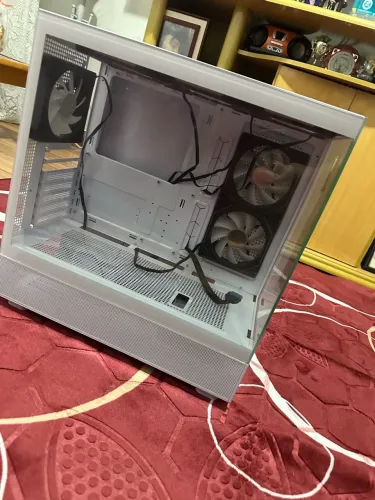Vendo gabinete gamer da montech tá novo