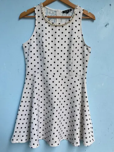 Vestido Feminino Branco com Estampa de Bolinha, Tam P