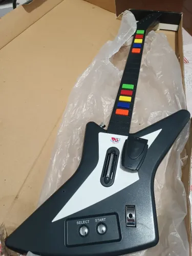 Guitarra PS2 sem fio completa na caixa