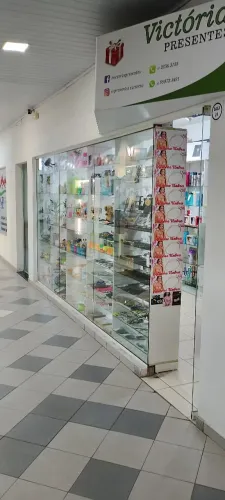 Vendo loja completa( exceto ar condicionado)