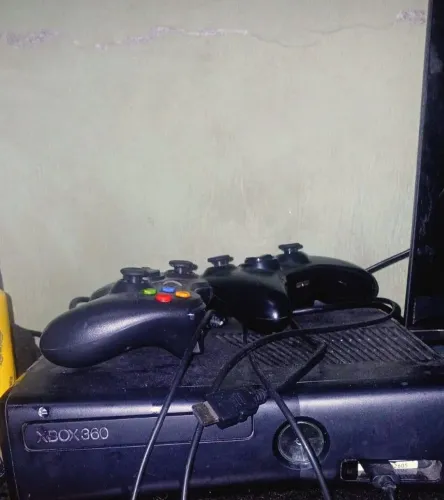 Xbox 360 vendo ou troco