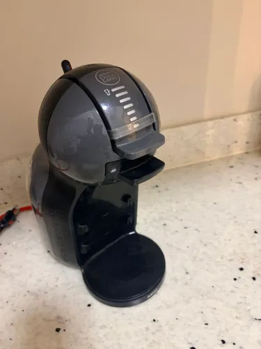 Cafeteira dolce Gusto para retirada de peças 