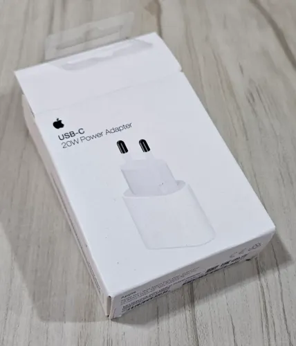 Carregador Adaptador De Energia Usb-c De 20w Apple  Branco (caixa lacrada)