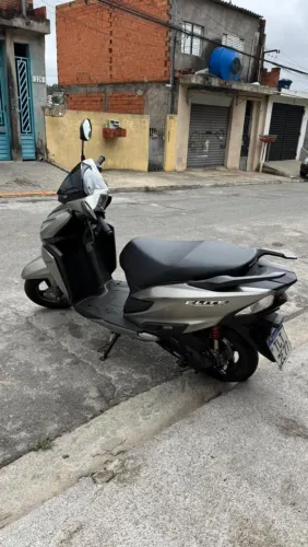 Honda elite 125 abaixo da tabela 
