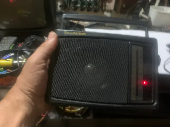 rádio portátil SoundDesign.