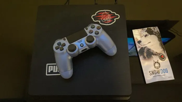 PlayStation 4 1 terá + controle original
