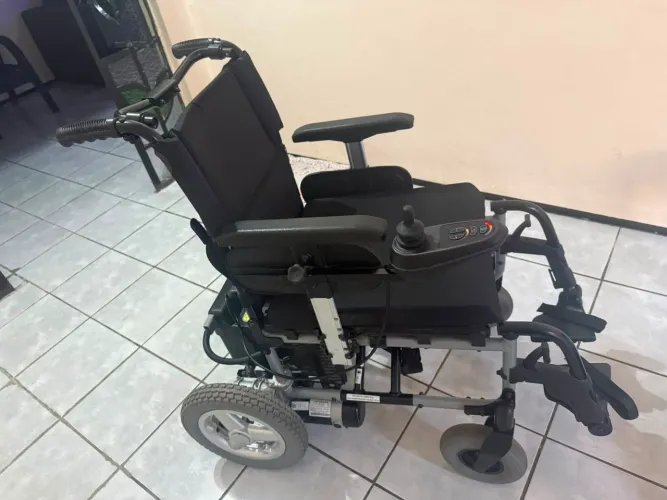 Cadeira de Rodas Motorizada Dobrável E4 Ortobras Mobilidade Elétrica