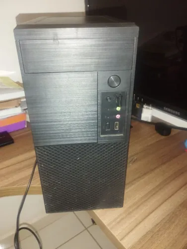 Computador sem o monitor