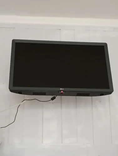 TV 32'polegadas já vem com o Netflix instalado.