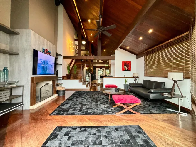 Casa Encantadora no Canto da Praia | Em oportunidade! 