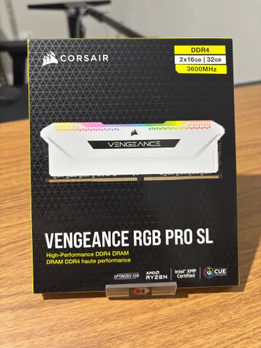 Memória RAM Corsair Vengeance RGB Pro SL 32GB (2x16GB), 3600mhz, CL18 (NOVA LACRADA)