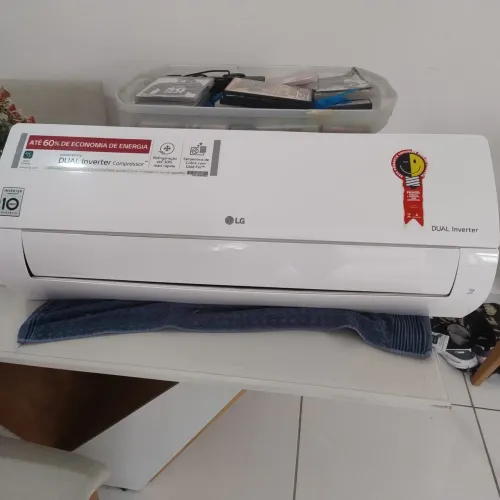 Ar condicionado dual inverter LG 12.000 btus *Possui vazamento de gás*