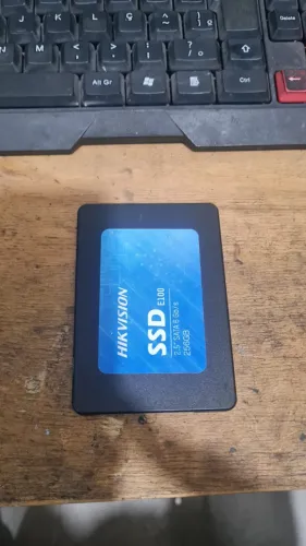 SSD 256 GB SATA (para computadores e notebooks)