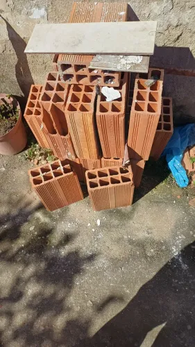 40 tijolos de 20x30 e 20x20