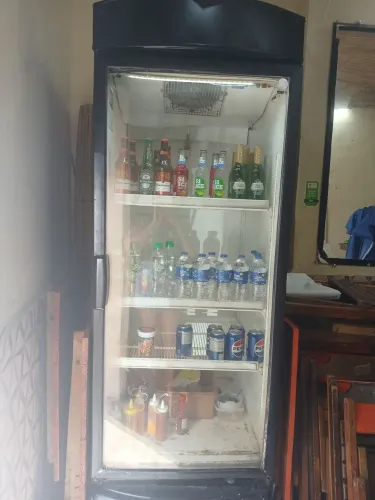 Freezer + mesas c/ cadeiras