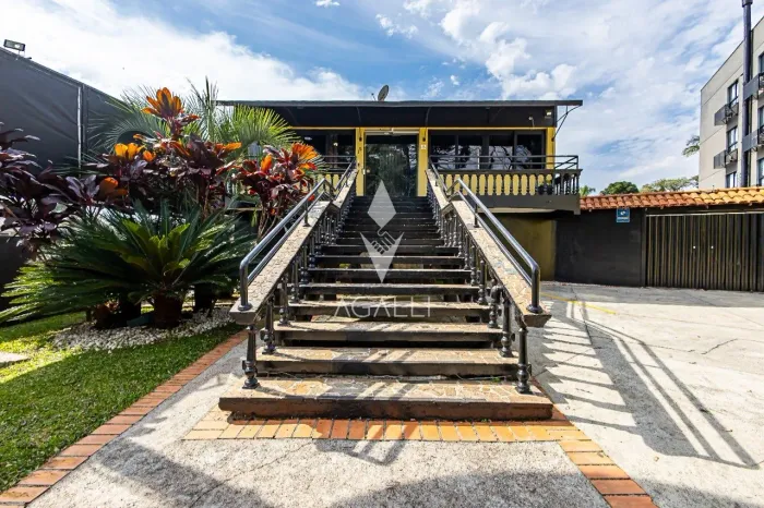 IMÓVEL COMERCIAL DE ALTO PADRÃO PARA LOCAÇÃO NO ÁGUA VERDE - CURITIBA