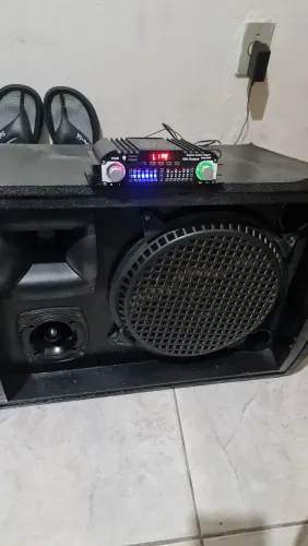 Caixa de som com amplificador player