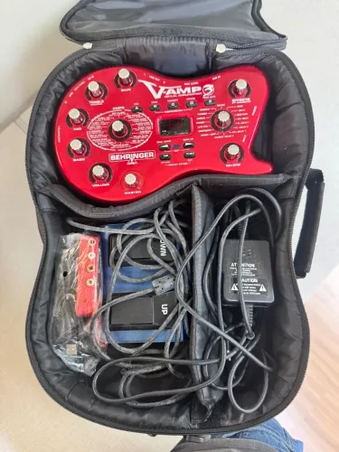 Pedaleira Behringer V-Amp 3 + Bolsa + Acessórios