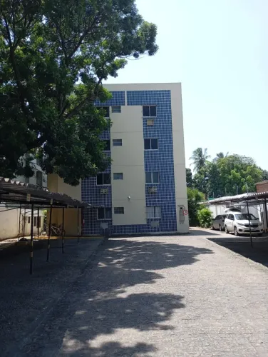 Imóvel a venda, 80 metros, com 2 quartos sociais mais o quarto de serviço Encruzilhada - R