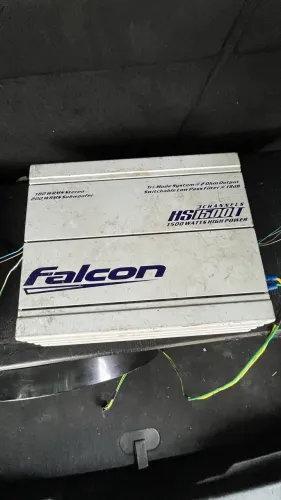Caixa de som automotivo
