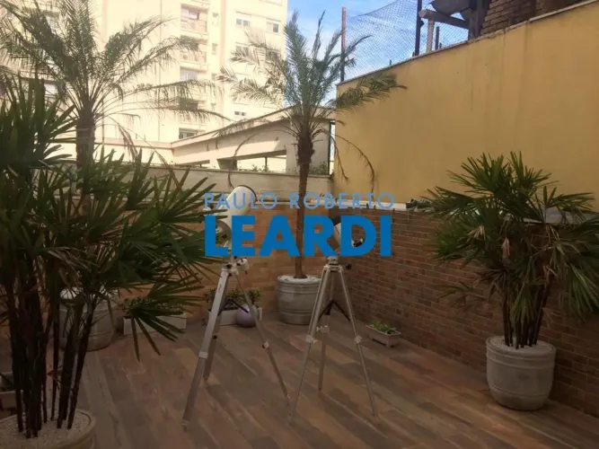 CASA ASSOBRADADA - POMPEIA - SP
