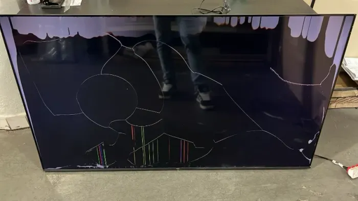 TELEVISÃO TCL 65 POLEGADAS - MODELO 65C645 (TELA QUEBRADA)
