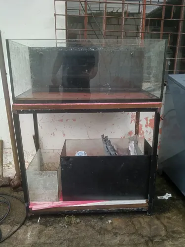 Aquário 100x50x40/ 200 litros Sump grande com 3 repartições mais bomba oceano tech 