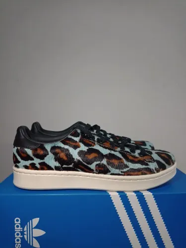 Tenis adidas tamanho 39 ou 40 STAN SMITH.