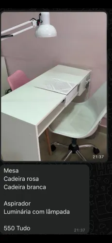 Vendo mesa, luminária e cadeiras 