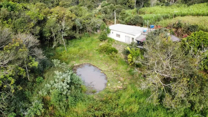 Sítio com 3 dormitórios à venda, 10000 m² por R$ 175.000,00 - Itaguara - Itaguara/MG