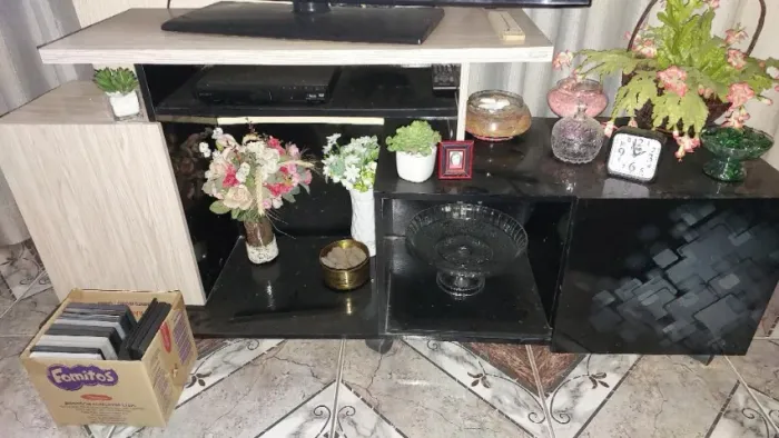 Rack com portas para tv