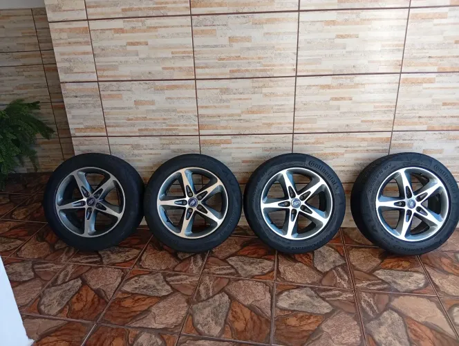 Rodas com pneus Ford Focus 5x108