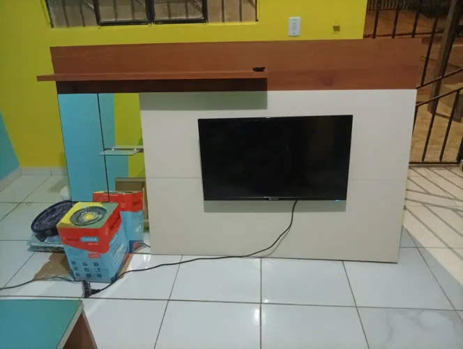 Painel para TV semi novo
