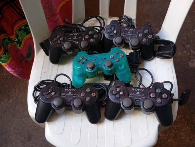 Controle PS2 original. Preço pra trocar.