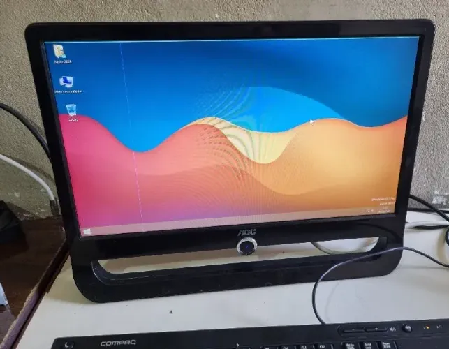 VENDO MONITOR LCD AOC F19L DE 19 POLEGADAS TELA COM DEFEITO SEM CABOS
