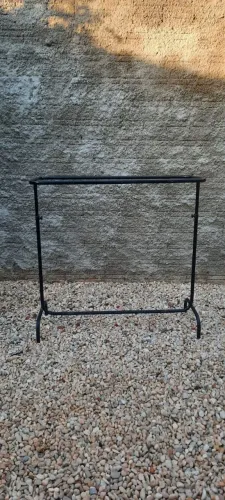 Arara de Roupas.