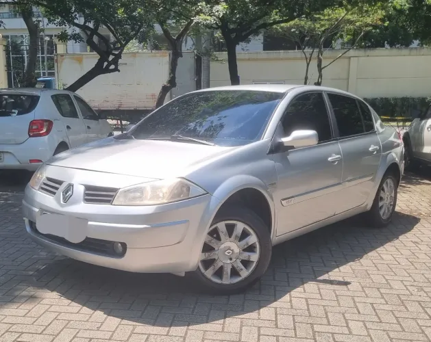Renault Megane Sedan Dynamique Hi-flex 1.6 16V 2011