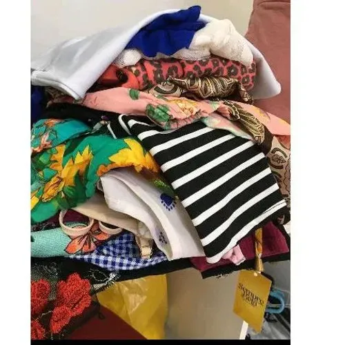 Lote de roupas feminina