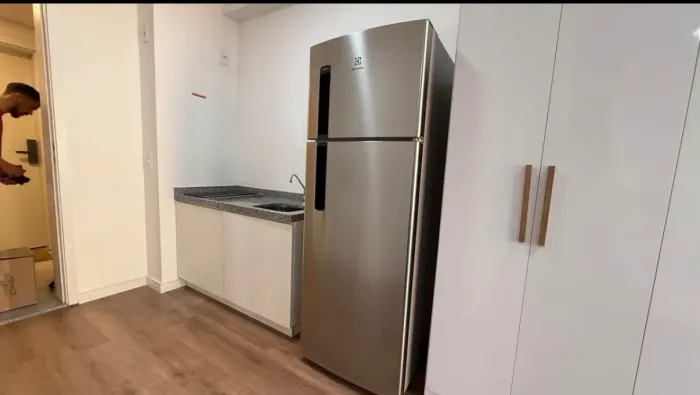 Studio reformado 1ª locação 