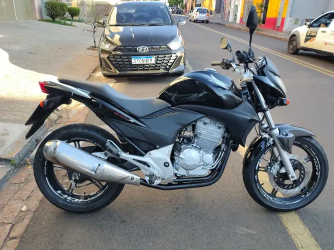cb 300 r