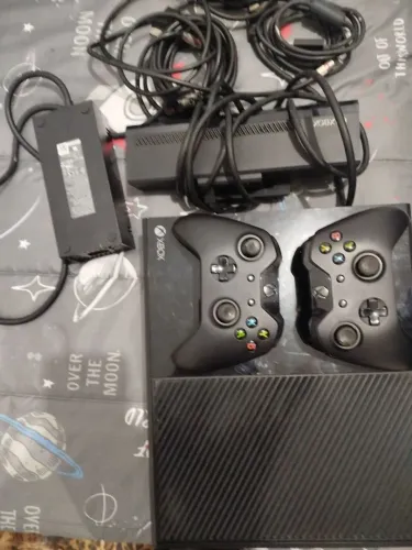 *Vídeo game Xbox e fontes em perfeito estado leia a discrição*
