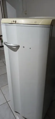 Geladeira Eletrolux R28