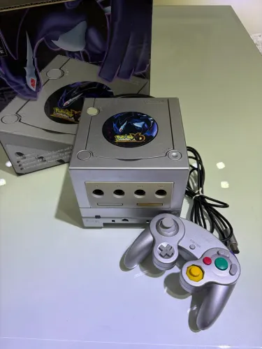 Game Cube Prata com Game Boy Player Pokémon XD