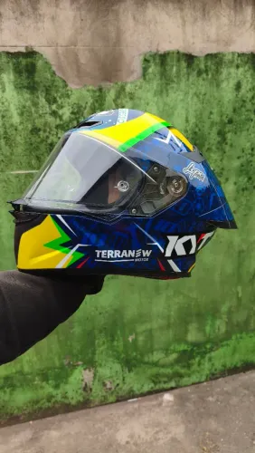 CAPACETE KYT